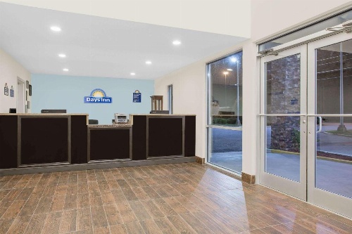 Days Inn by Wyndham Perry Near Fairgrounds image 10