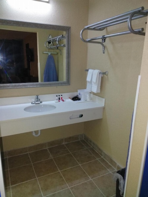 Days Inn by Wyndham Perry Near Fairgrounds image 13