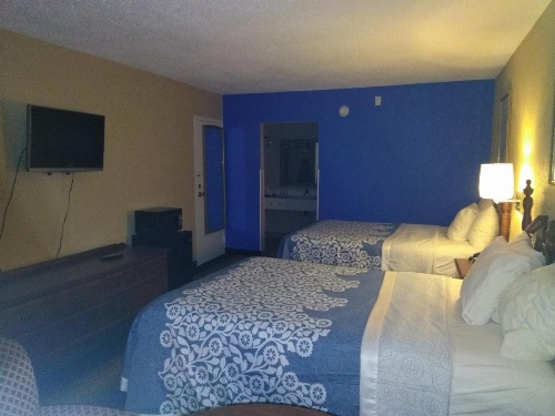 Days Inn by Wyndham Perry Near Fairgrounds image 14