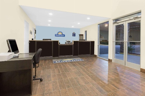 Days Inn by Wyndham Perry Near Fairgrounds image 15