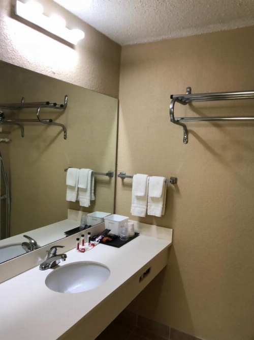 Days Inn by Wyndham Perry Near Fairgrounds image 18